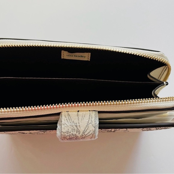 Vera Bradley Bloom Cottage Cream Large Tab Wallet - Picture 7 of 9